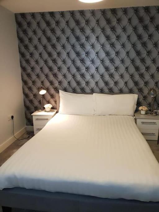 Luxury 9Ine Beautiful Bull Ring Apartment Free Parking เบอร์มิงแฮม ภายนอก รูปภาพ