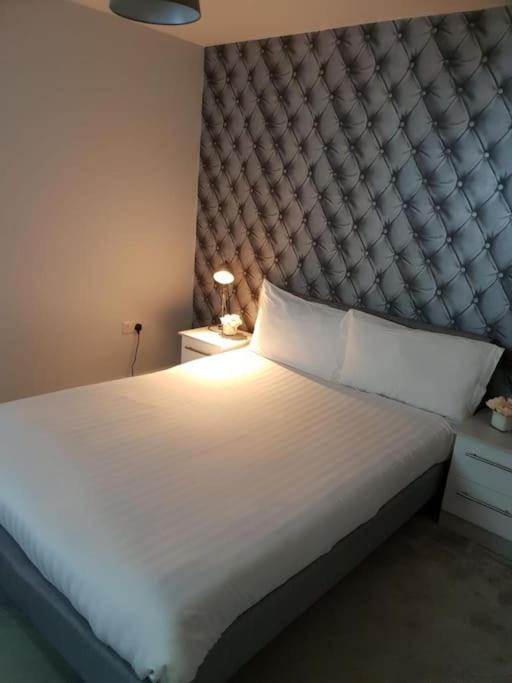 Luxury 9Ine Beautiful Bull Ring Apartment Free Parking เบอร์มิงแฮม ภายนอก รูปภาพ