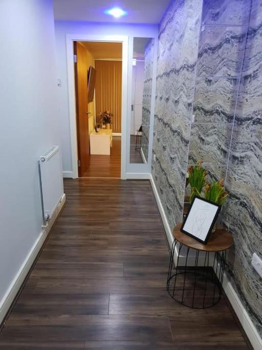 Luxury 9Ine Beautiful Bull Ring Apartment Free Parking เบอร์มิงแฮม ภายนอก รูปภาพ