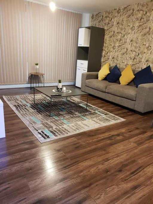 Luxury 9Ine Beautiful Bull Ring Apartment Free Parking เบอร์มิงแฮม ภายนอก รูปภาพ