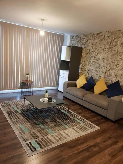 Luxury 9Ine Beautiful Bull Ring Apartment Free Parking เบอร์มิงแฮม ภายนอก รูปภาพ