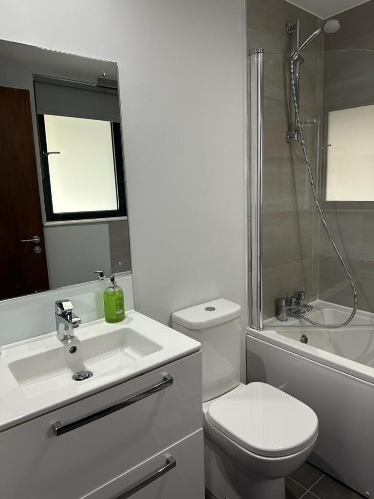 Luxury 9Ine Beautiful Bull Ring Apartment Free Parking เบอร์มิงแฮม ภายนอก รูปภาพ
