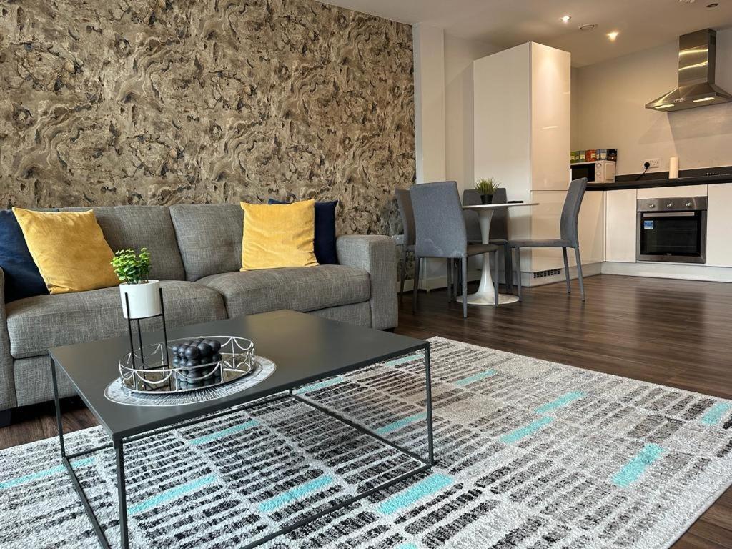 Luxury 9Ine Beautiful Bull Ring Apartment Free Parking เบอร์มิงแฮม ภายนอก รูปภาพ